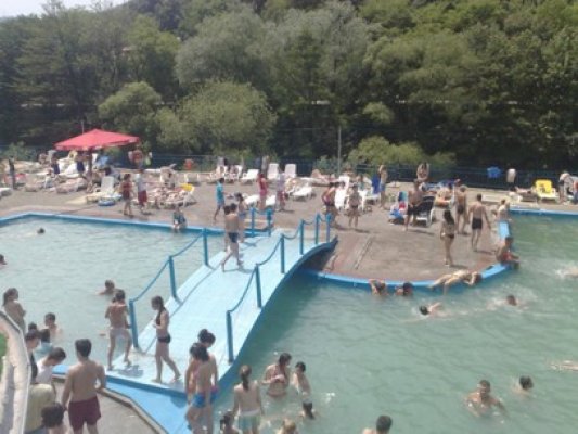 Circa 42.000 de turişti au vizitat în 2012 Băile Herculane